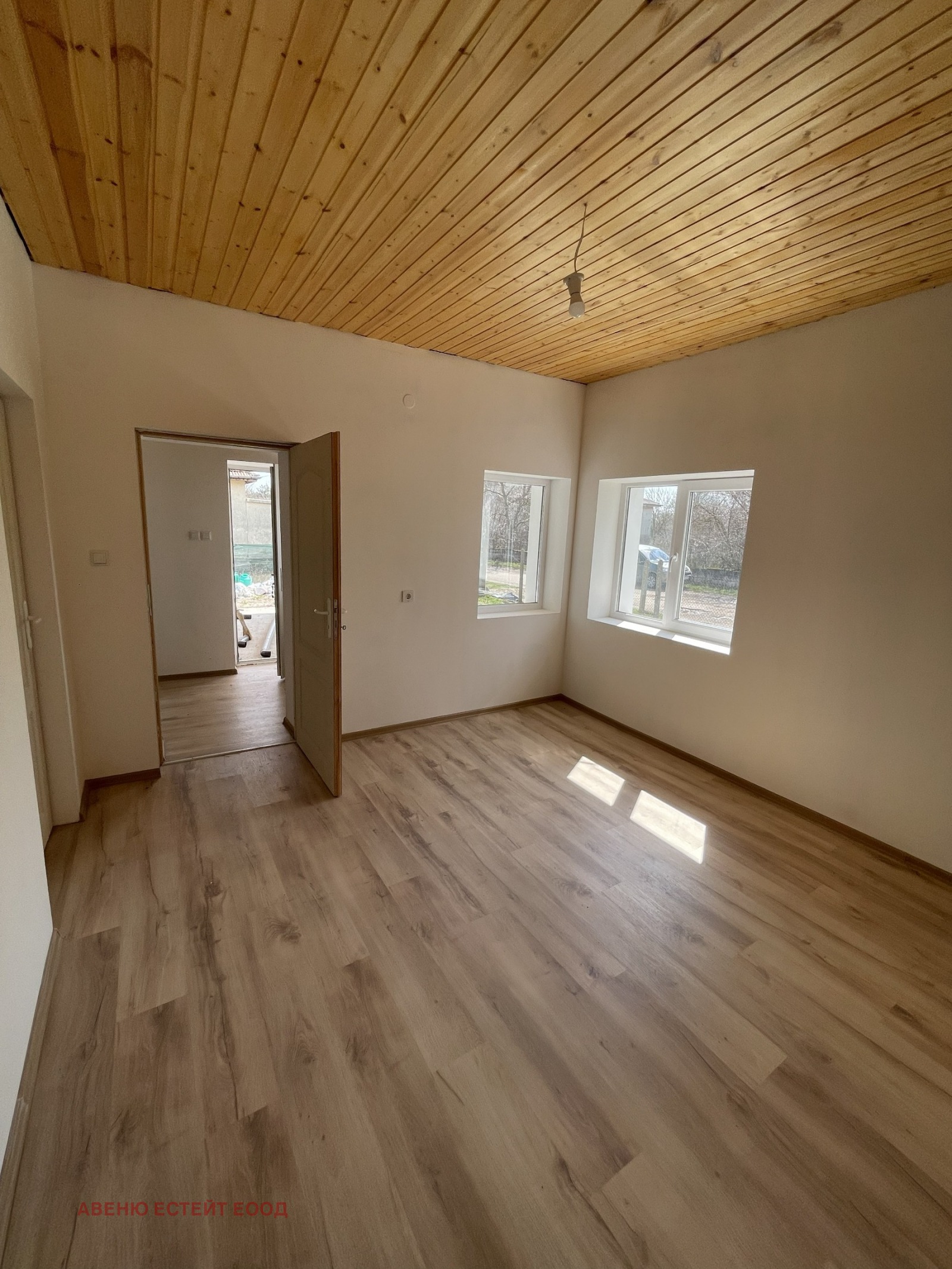 Продава КЪЩА, с. Змеево, област Добрич, снимка 8 - Къщи - 54082367