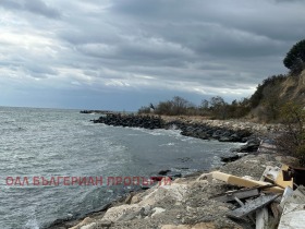 Cselekmény k.k. Zlatni pjasaci, Varna 4