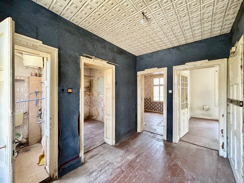 Продава 2-СТАЕН в град София, Център - 81 кв.м / 149 900 € » 293 178.92 лв., СОФИЯ ПРОПЪРТИ