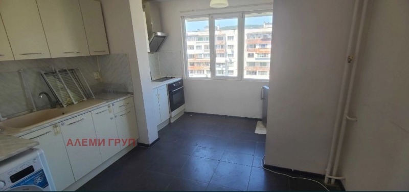 Na sprzedaż  2 sypialnie Warna , Wazrażdane 1 , 60 mkw | 68112496