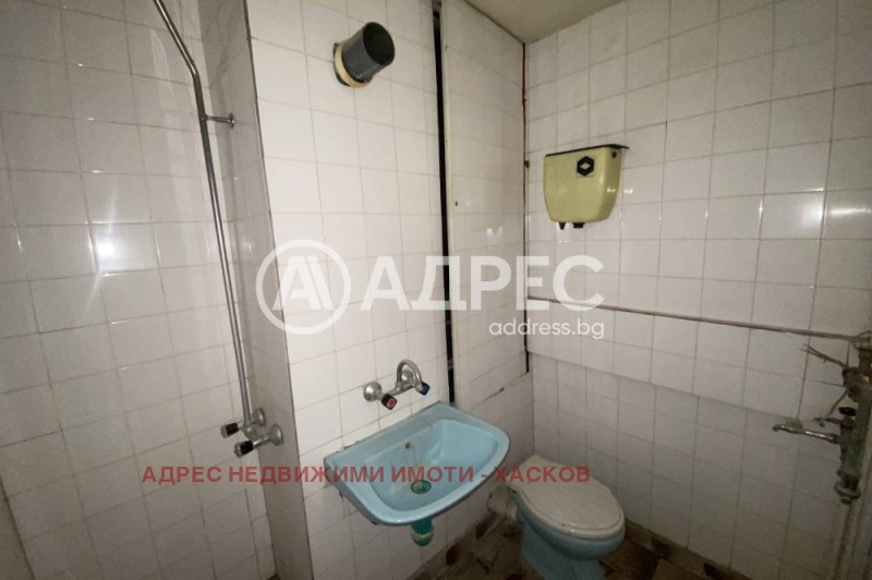 Продава  1-стаен град Хасково , Любен Каравелов , 42 кв.м | 90703681 - изображение [12]