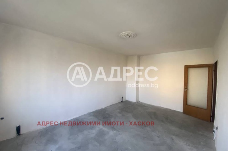 Продава  1-стаен град Хасково , Любен Каравелов , 42 кв.м | 90703681 - изображение [2]