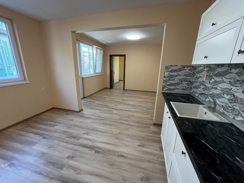 Продава  3-стаен област Стара Загора , гр. Казанлък , 95 кв.м | 44596804 - изображение [8]