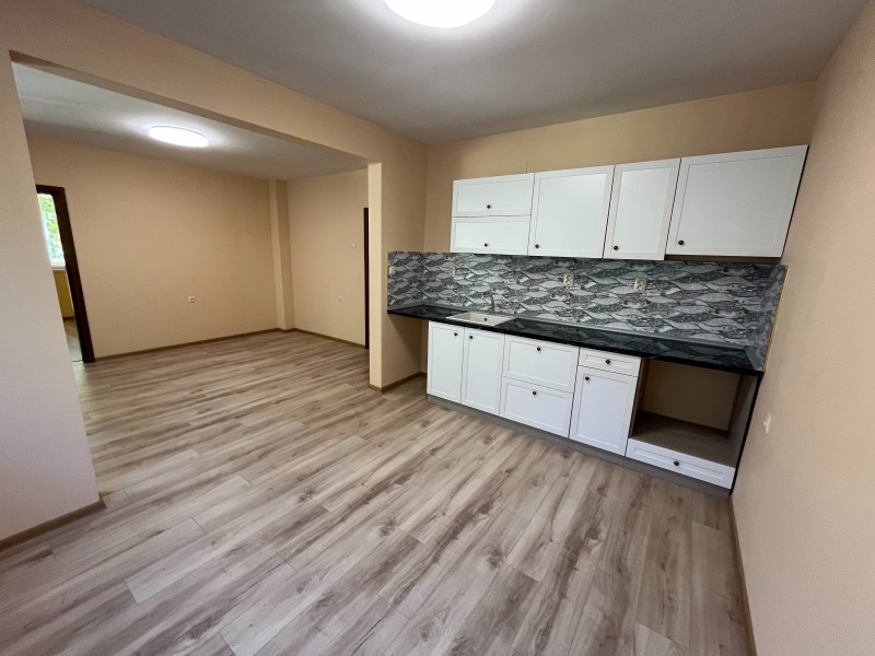 Продава  3-стаен област Стара Загора , гр. Казанлък , 95 кв.м | 44596804 - изображение [2]