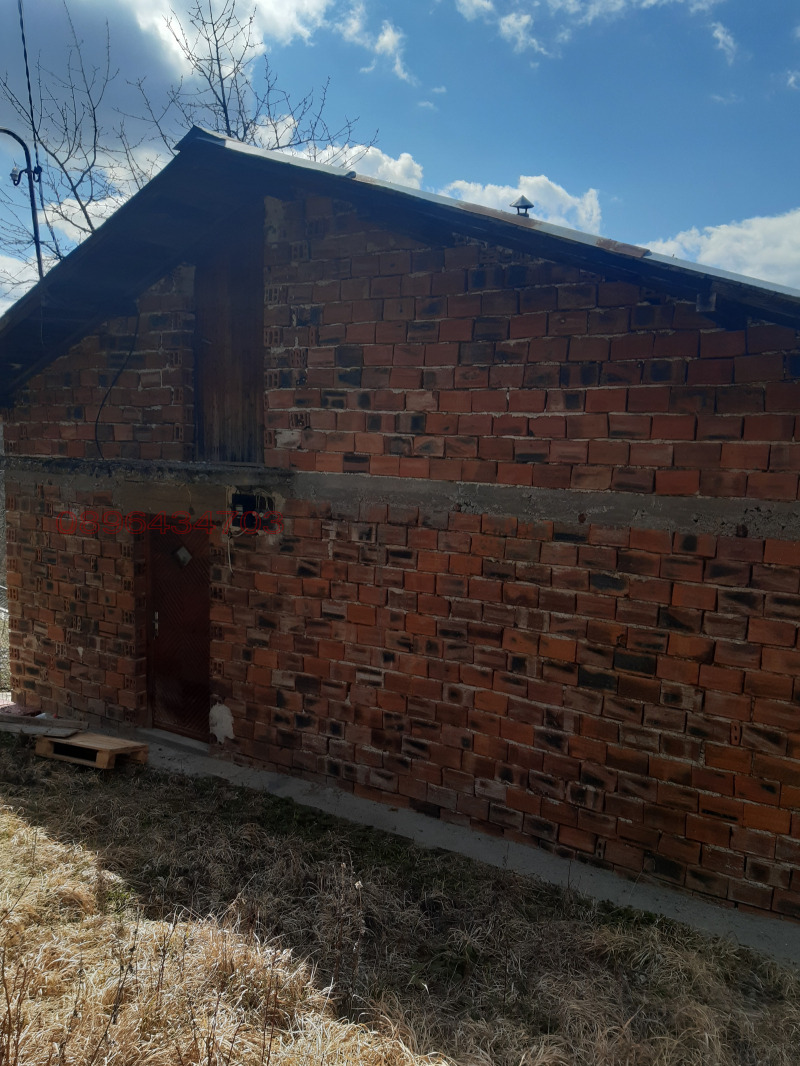 Продава ВИЛА, с. Смиров дол, област Перник