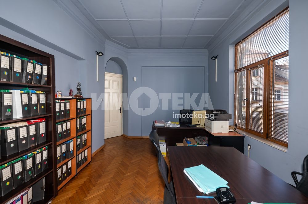 Продава МНОГОСТАЕН, гр. Пловдив, Център