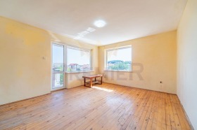 Продава 3-стаен град Варна Виница - [1] 