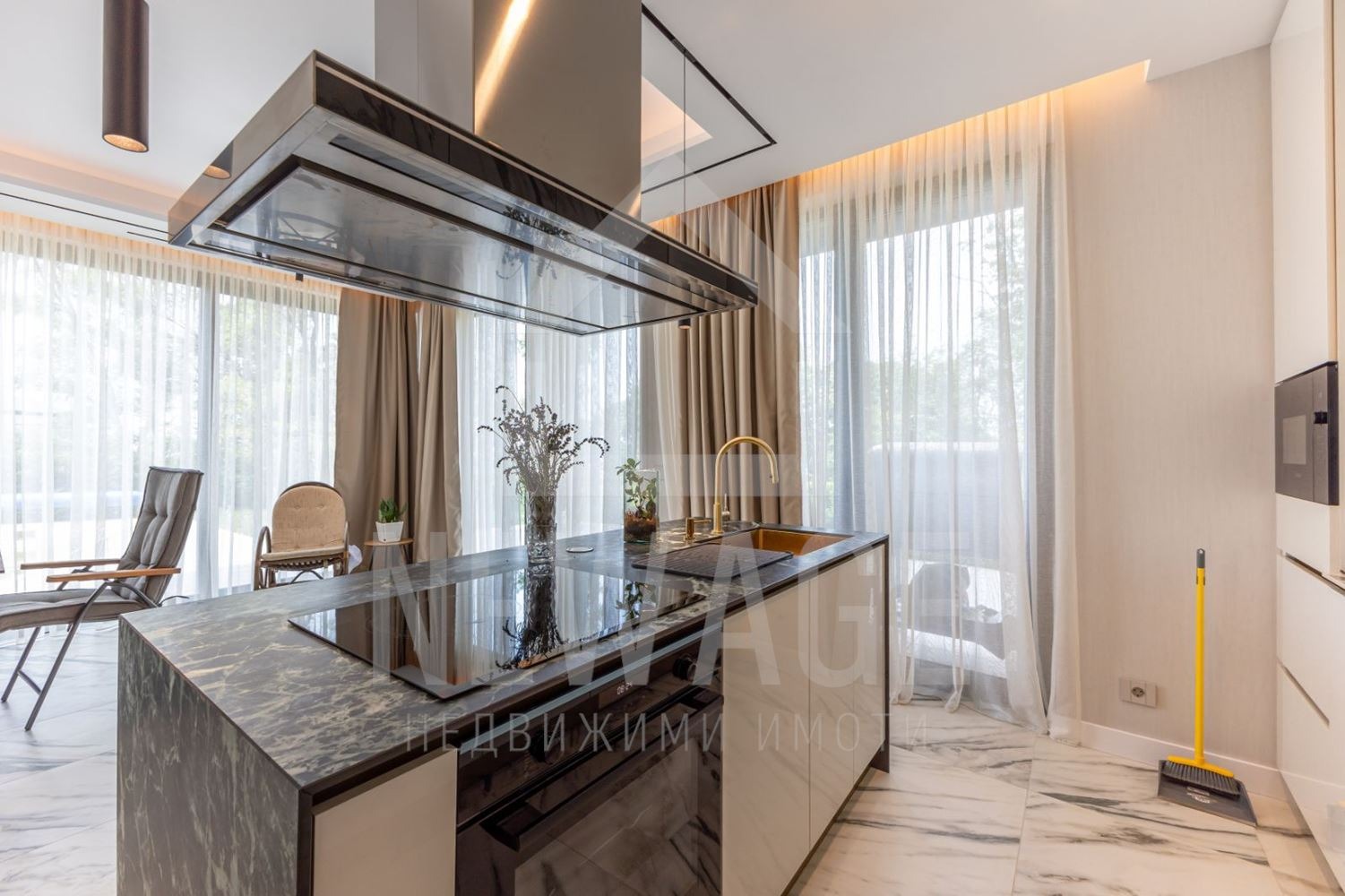 Продава КЪЩА, гр. Варна, м-т Зеленика, снимка 3 - Къщи - 54821723