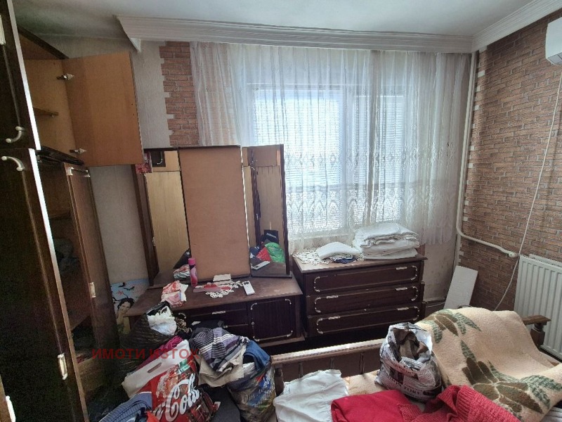 Продава ЕТАЖ ОТ КЪЩА, гр. Перник, Църква, снимка 9 - Етаж от къща - 49180324