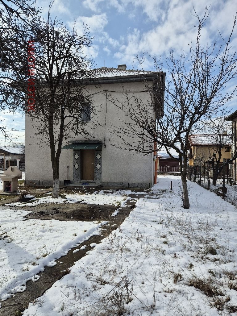 Продава  Етаж от къща град Перник , Църква , 72 кв.м | 35543674 - изображение [2]