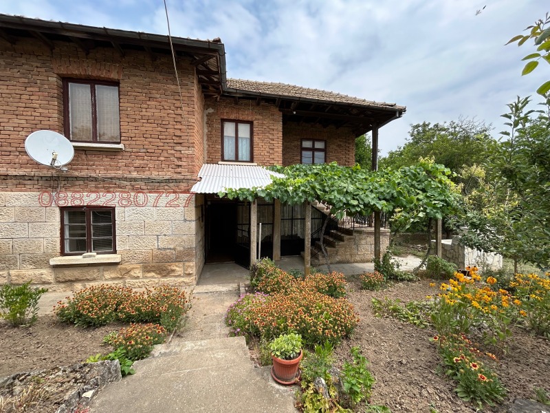 Продава КЪЩА, с. Острица, област Русе, снимка 2 - Къщи - 52781105