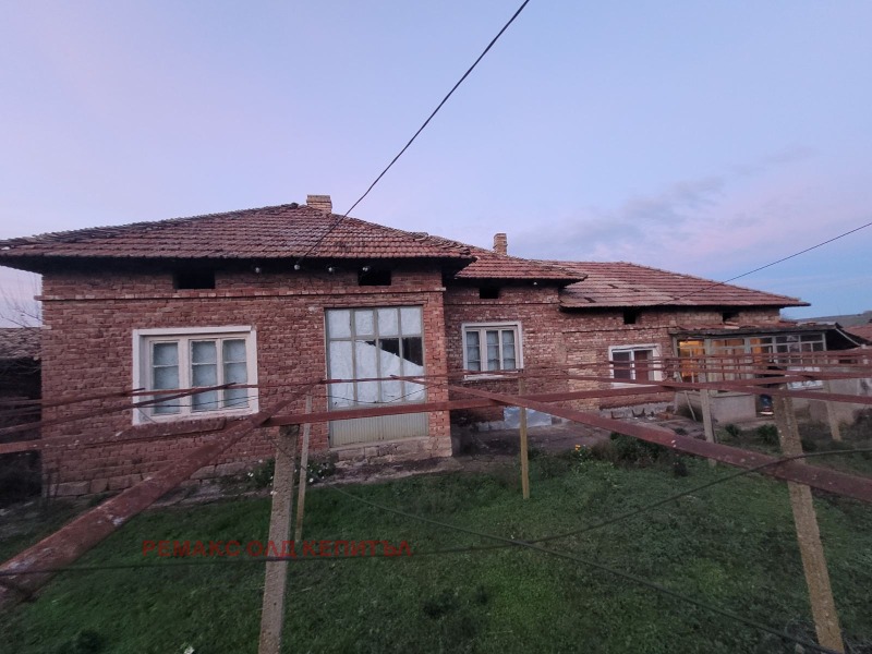 Продава КЪЩА в област Велико Търново, с. Страхилово - 80 кв.м / 17 000 € » 33 249.11 лв., РЕМАКС ОЛД КЕПИТЪЛ