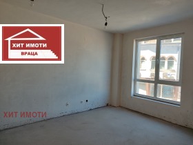 Продава 3-стаен град Враца Център - [1] 
