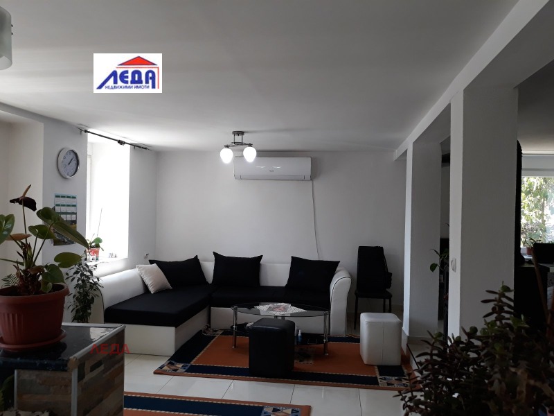 Till salu  Hus region Blagoevgrad , Karnalovo , 130 kvm | 22218093 - bild [7]