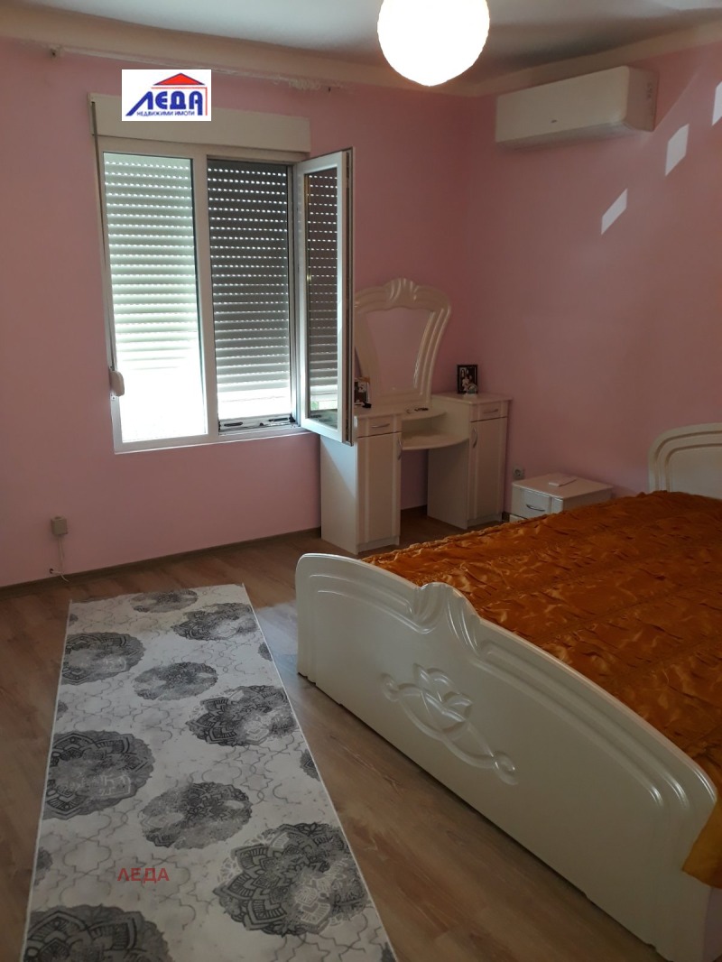 Till salu  Hus region Blagoevgrad , Karnalovo , 130 kvm | 22218093 - bild [11]