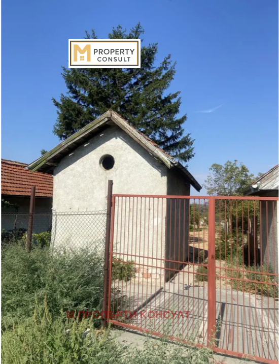 Продава КЪЩА, гр. Плевен, м-т Стражата, снимка 2 - Къщи - 54251451