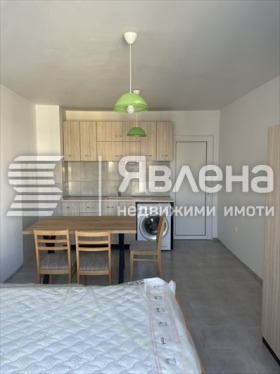 Studio Kajsiewa gradina, Warna