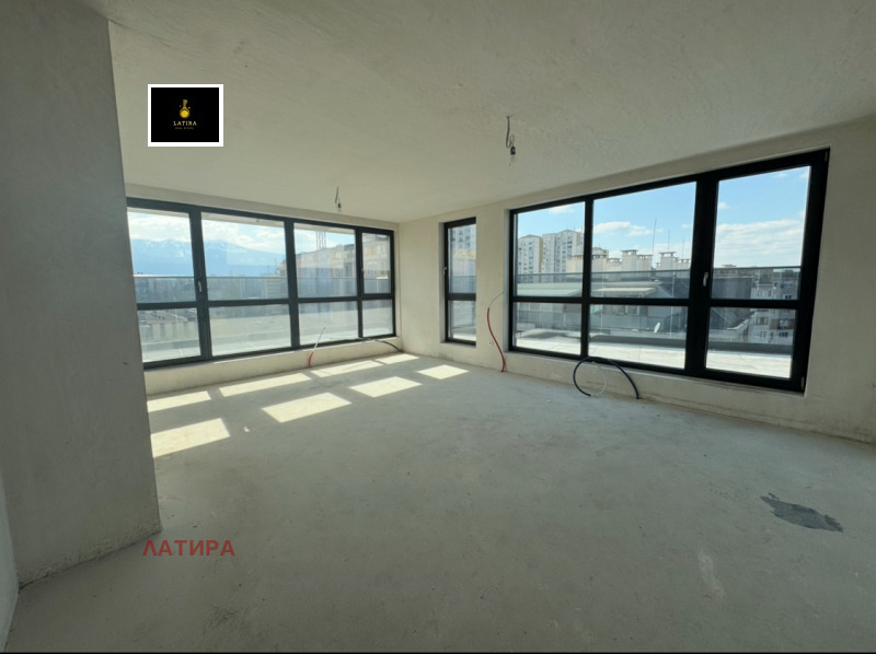 À venda  2 quartos Sofia , Poligona , 182 m² | 95797536