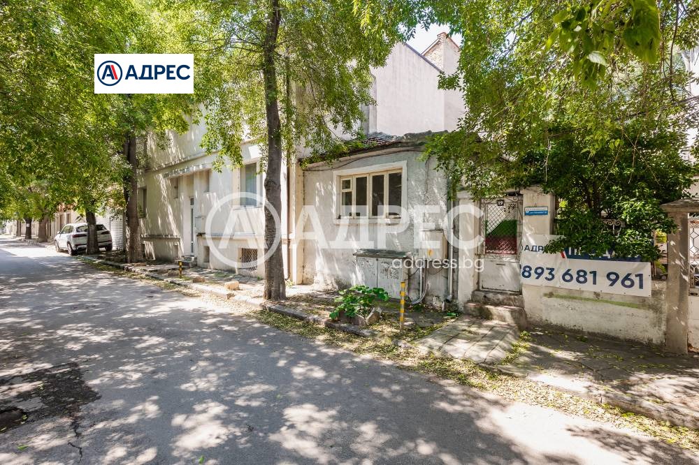 Продава КЪЩА, гр. Варна, Център