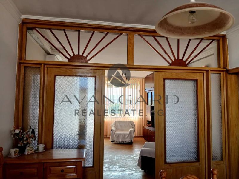 Продава 4-СТАЕН, град Пловдив, Кючук Париж • 152899 € / 299044.45 лв. • 82698801 1