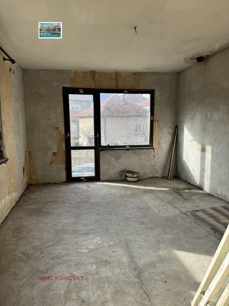 Продава ЕТАЖ ОТ КЪЩА, гр. Берковица, област Монтана, снимка 11 - Етаж от къща - 52837731