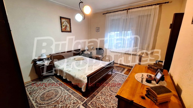 Продава КЪЩА, гр. Баня, област Пловдив, снимка 4 - Къщи - 52716276