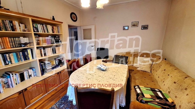 Продава КЪЩА, гр. Баня, област Пловдив, снимка 3 - Къщи - 52716276