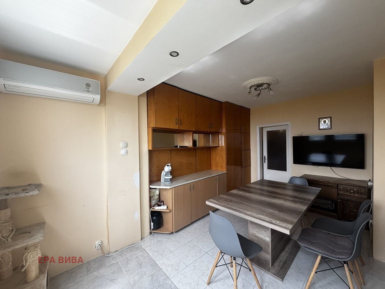 Продава 4-СТАЕН, гр. Варна, Левски 1