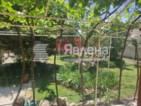 Casa Zdravets, región Varna