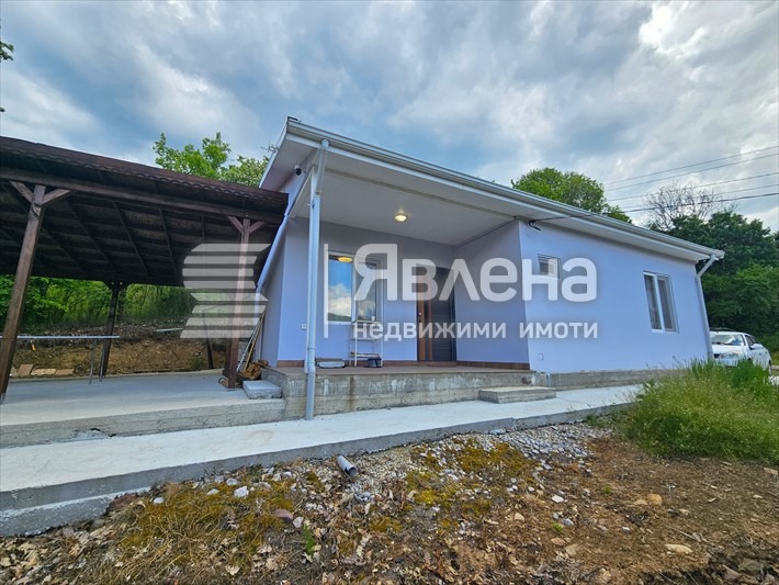 Продава КЪЩА, с. Свидня, област София област