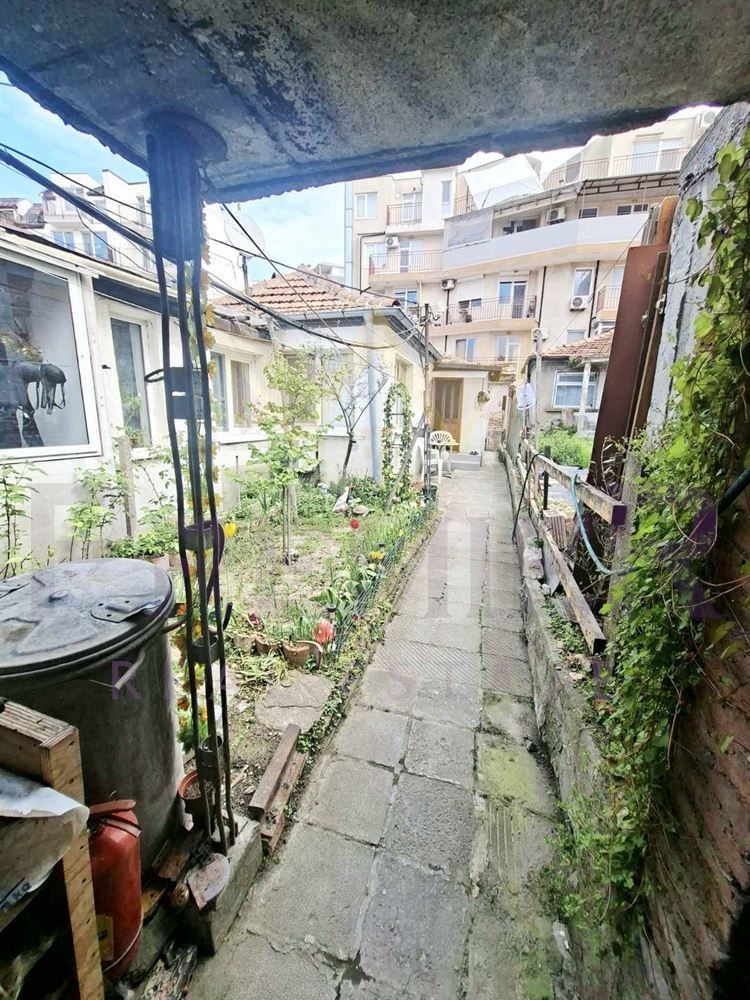 Продава КЪЩА, гр. Варна, Погреби, снимка 10 - Къщи - 55796429