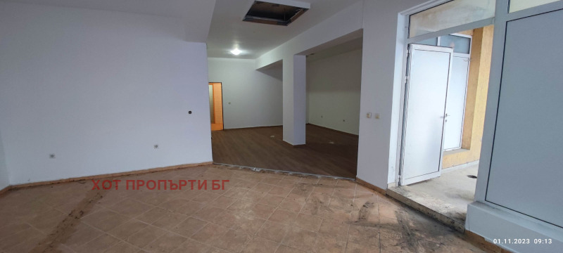 In vendita  Box auto Varna , Operata , 93 mq | 52469032 - Immagine [2]