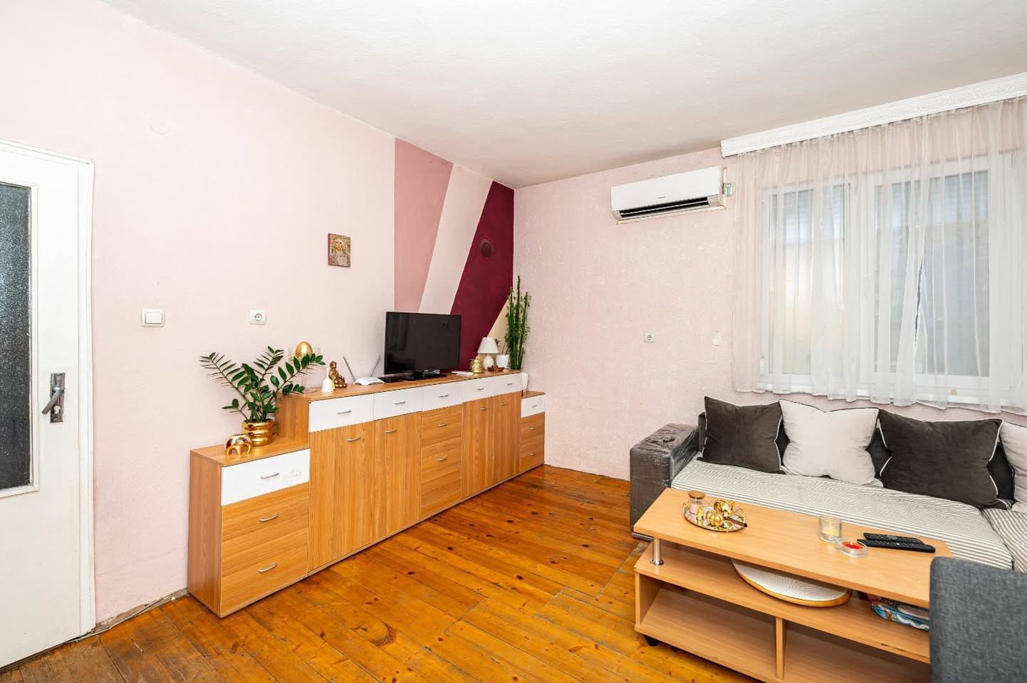 Продава МНОГОСТАЕН, гр. Пловдив, Младежки Хълм, снимка 2 - Апартаменти - 50951606