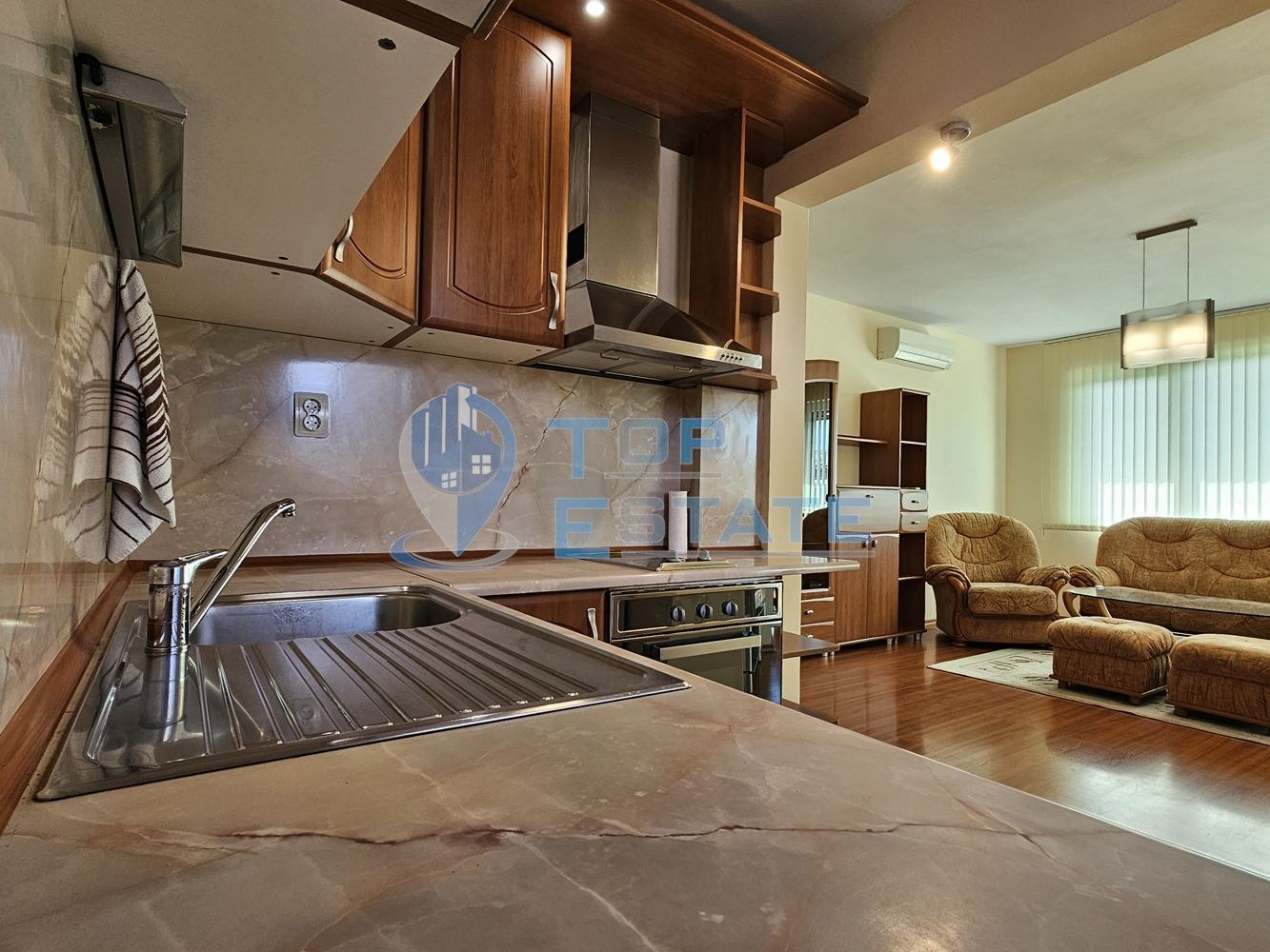 Продава МНОГОСТАЕН, гр. Велико Търново, Център, снимка 6 - Апартаменти - 53975010