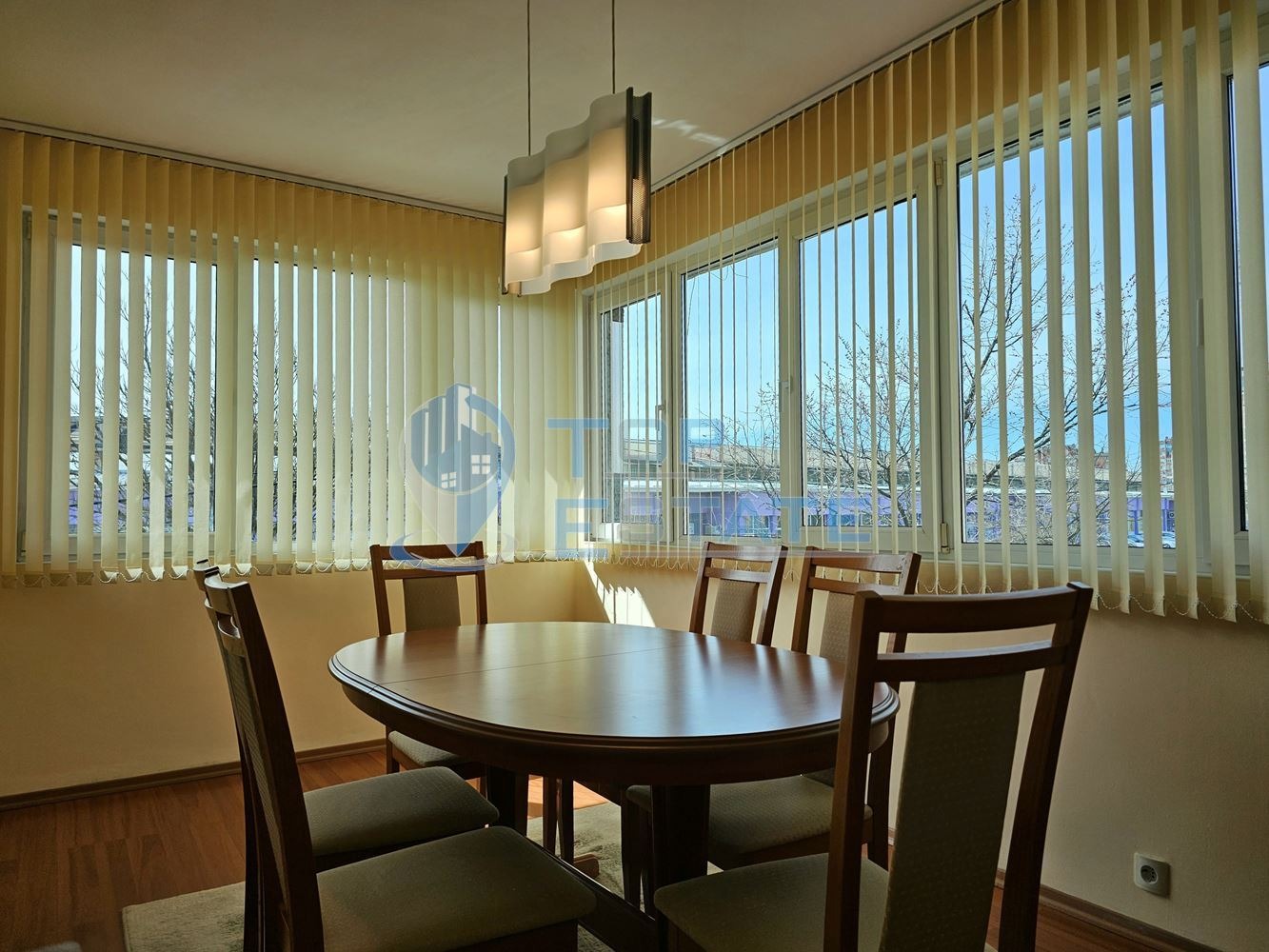 Продава МНОГОСТАЕН, гр. Велико Търново, Център, снимка 4 - Апартаменти - 53975010