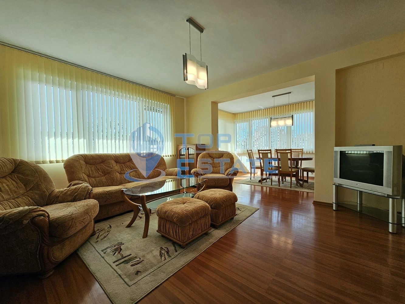 Продава МНОГОСТАЕН, гр. Велико Търново, Център, снимка 2 - Апартаменти - 53975010