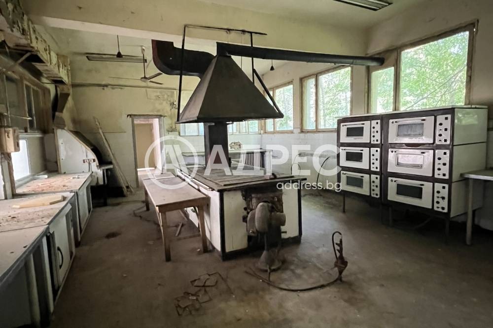 Продава МАГАЗИН, гр. Перущица, област Пловдив, снимка 2 - Магазини - 48025851