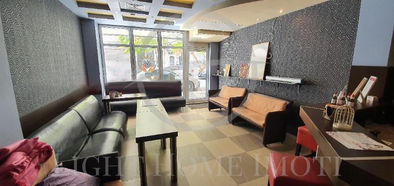 Продава  Заведение град Пловдив , Център , 93 кв.м | 45785747