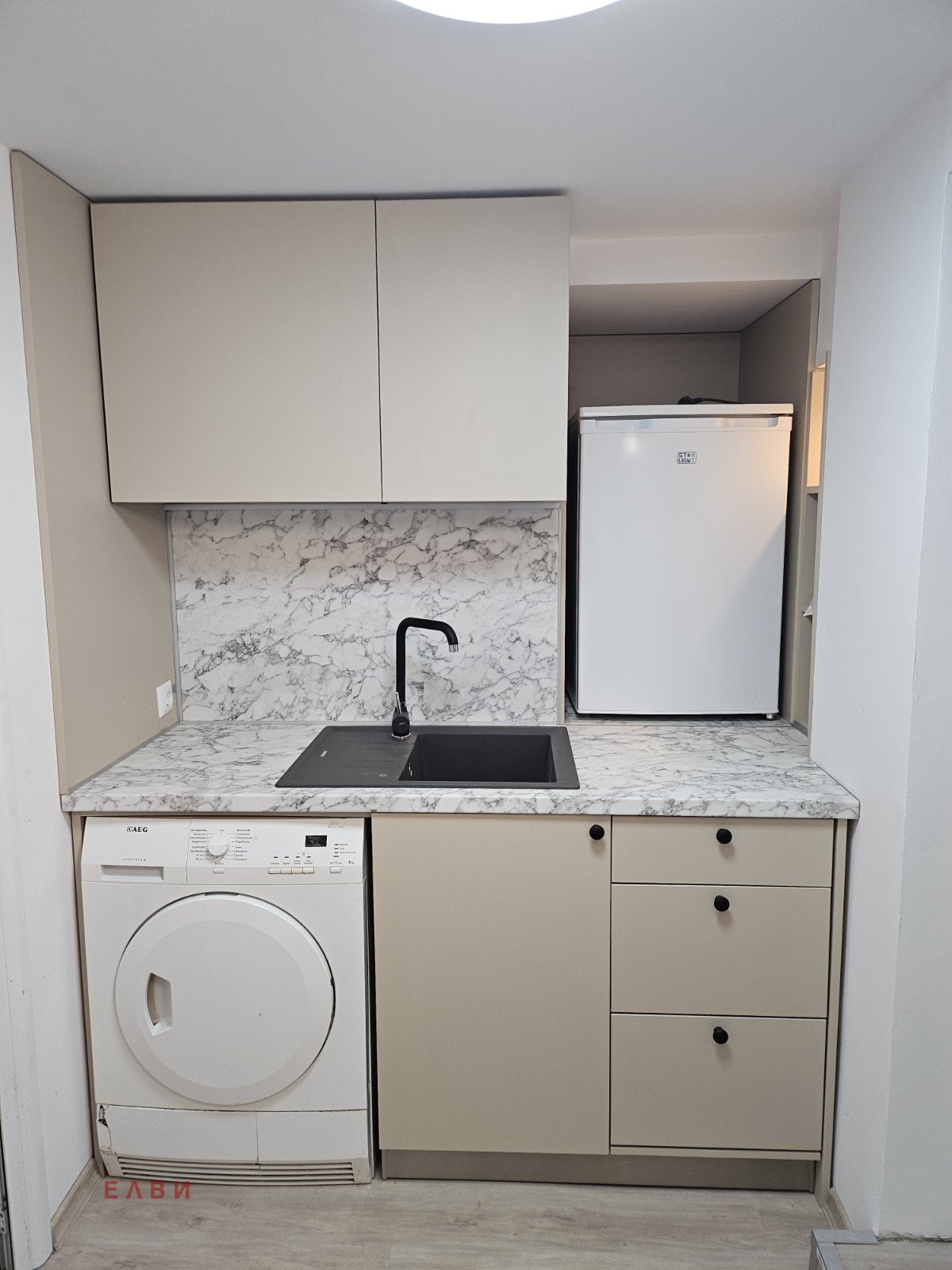 Продава 2-СТАЕН, гр. София, Център, снимка 2 - Апартаменти - 54006759