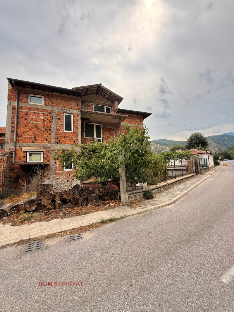 Продава  Къща област Пловдив , гр. Кричим , 460 кв.м | 67197561