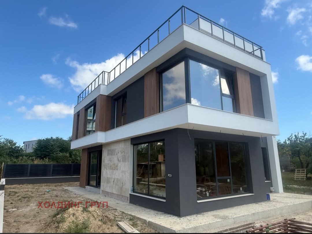 Продава КЪЩА, гр. Варна, Свети Никола