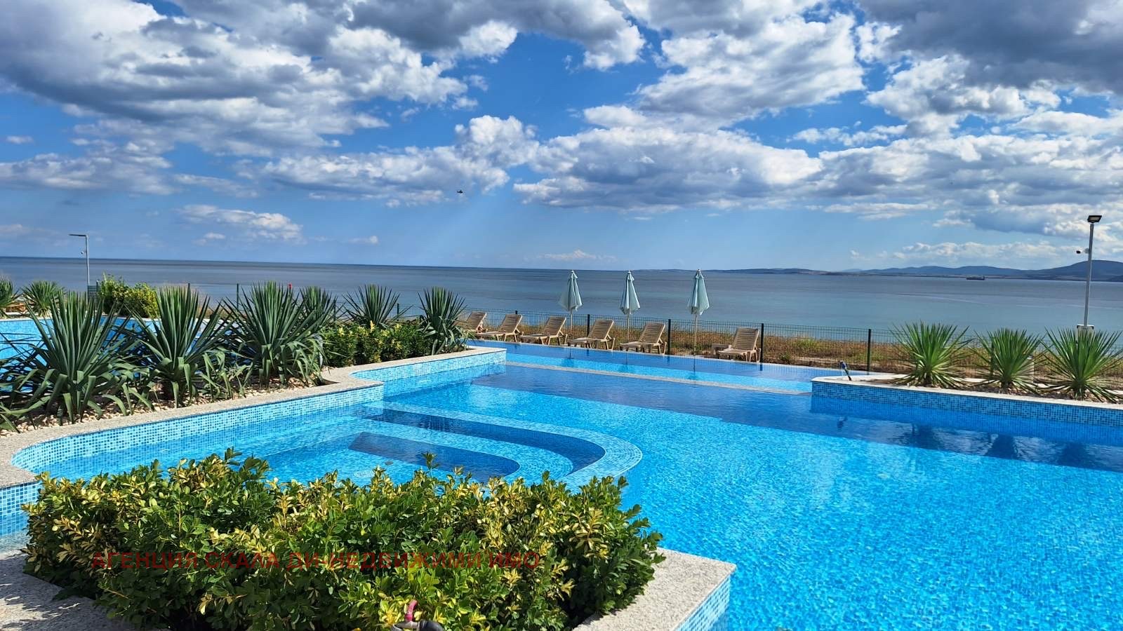 Продава КЪЩА, гр. Бургас, Сарафово, снимка 2 - Къщи - 54407846