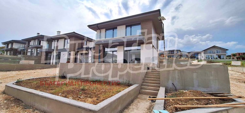 Til salgs  Villa region Plovdiv , Markovo , 188 kvm | 41758831 - bilde [2]