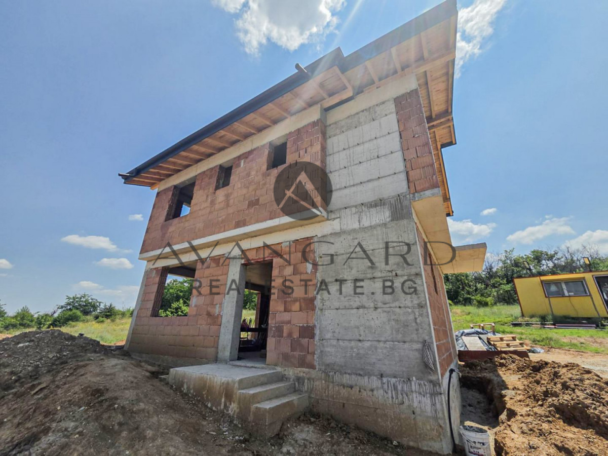 Продава КЪЩА, с. Марково, област Пловдив
