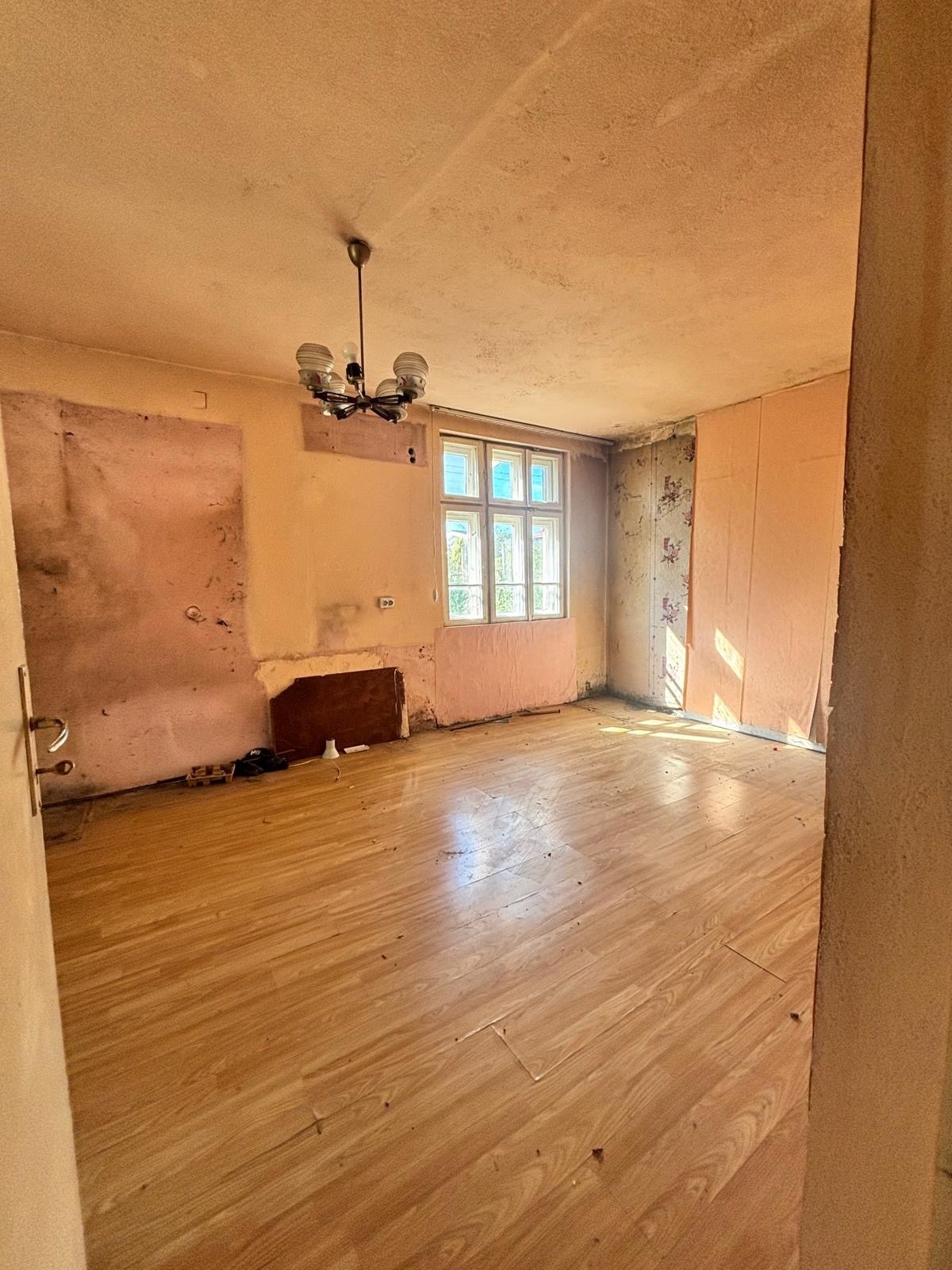 Продава КЪЩА, с. Изгрев, област Варна, снимка 5 - Къщи - 56310996