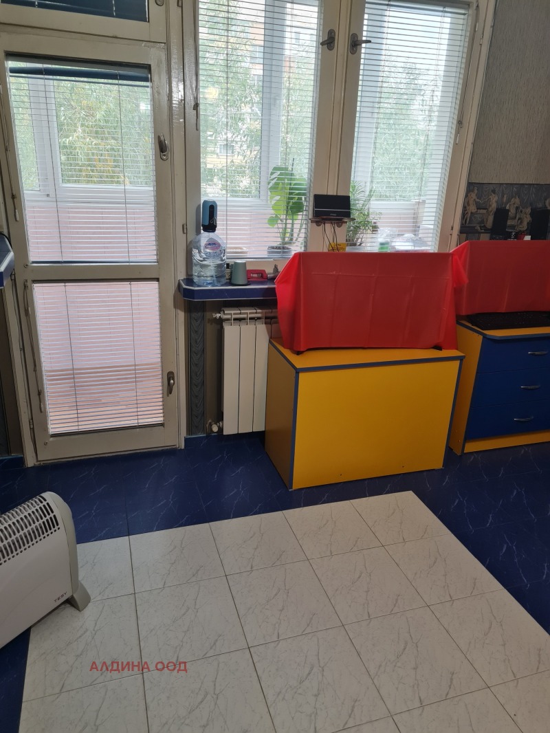 Продава  1-стаен град Перник , Изток , 46 кв.м | 52924682 - изображение [3]