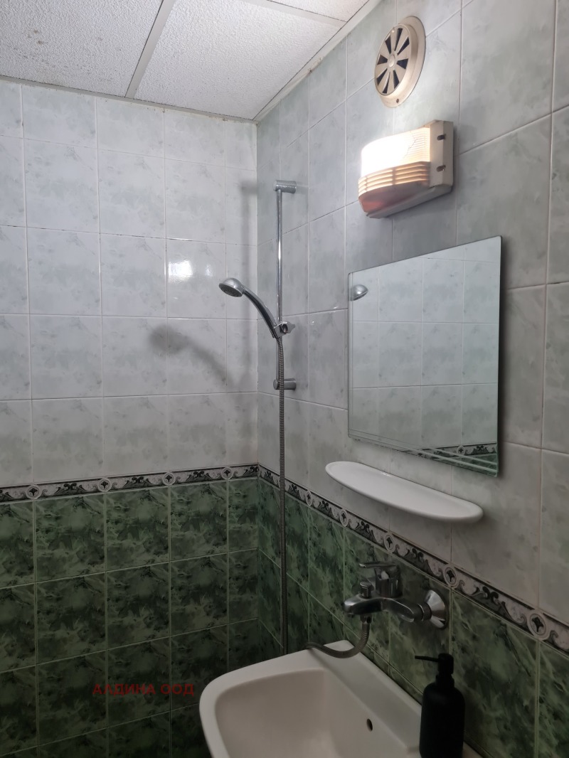 Продава  1-стаен град Перник , Изток , 46 кв.м | 52924682 - изображение [10]