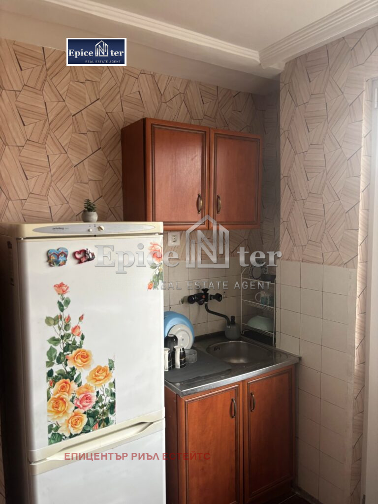 Продава ЕТАЖ ОТ КЪЩА, гр. Перник, Клепало, снимка 2 - Етаж от къща - 52815375