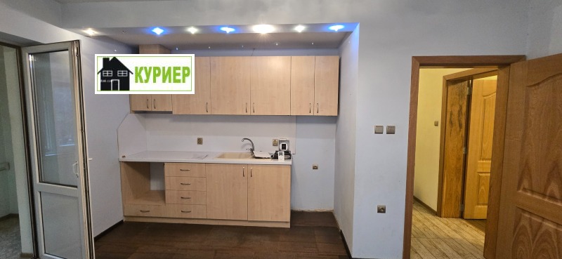 Продава  3-стаен град Русе , Център , 83 кв.м | 72595846
