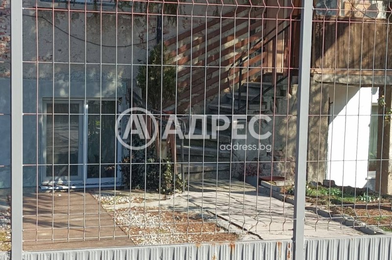 Продава ЕТАЖ ОТ КЪЩА, гр. София, Западен парк, снимка 3 - Етаж от къща - 53439467